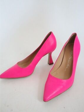 Luzia barcelos Bright Pink Pointed Toe Pumps with Mid Heel